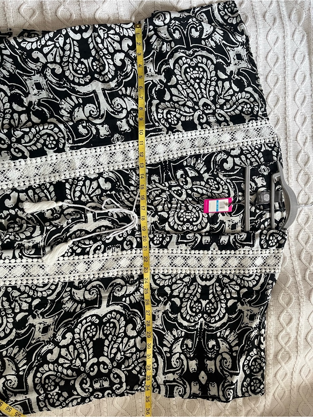 Vince Camuto Lace-Trim Black and White Kimono Wrap OSFM - Picture 4 of 15